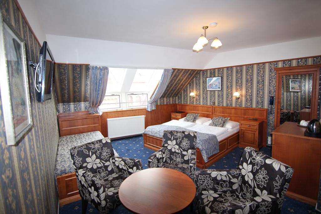 Triple Room,124840542:JPEG